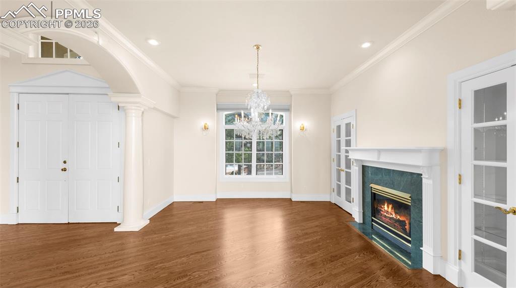 Image 9 of 49: Dining Room