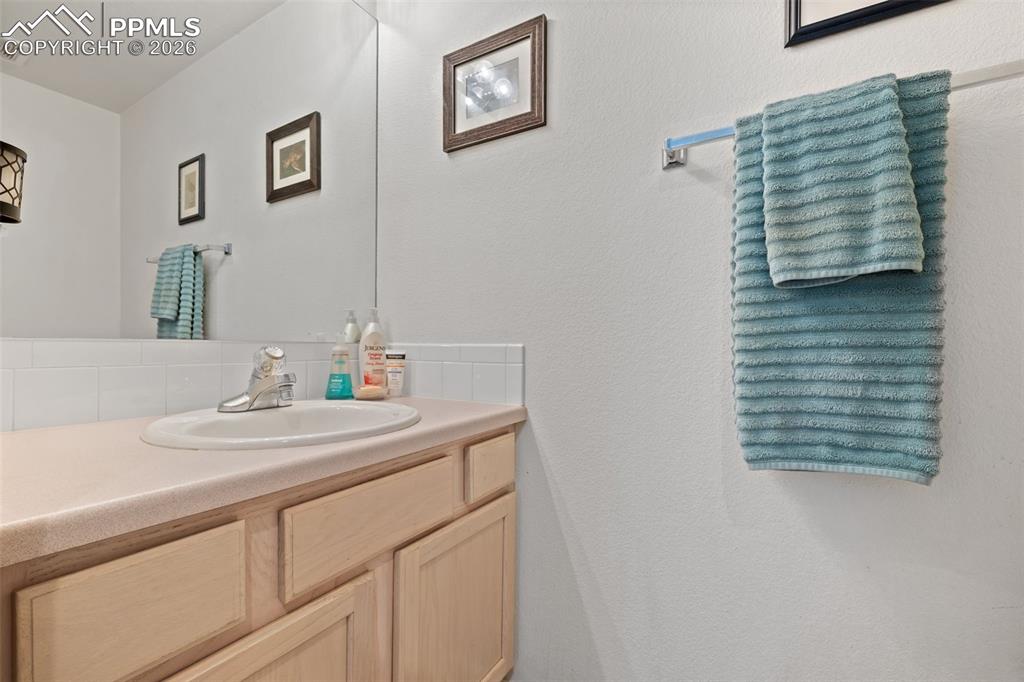 Image 17 of 31: Bathroom