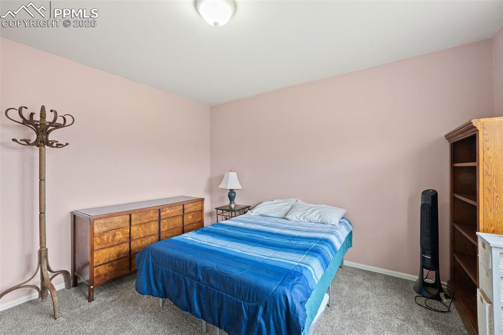 Image 23 of 31: Bedroom