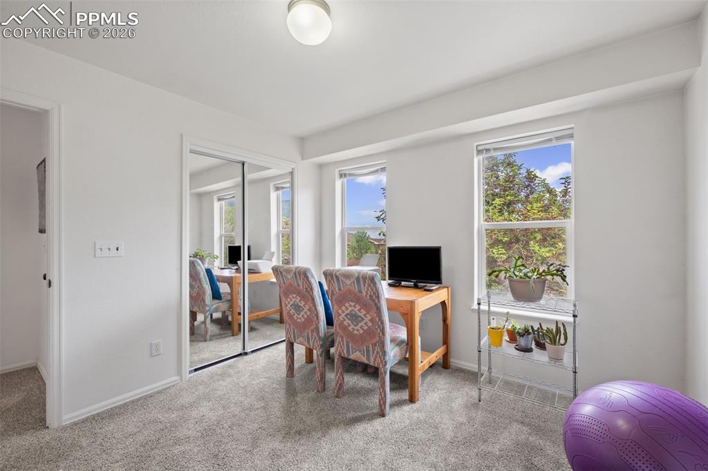 Image 25 of 31: Bedroom