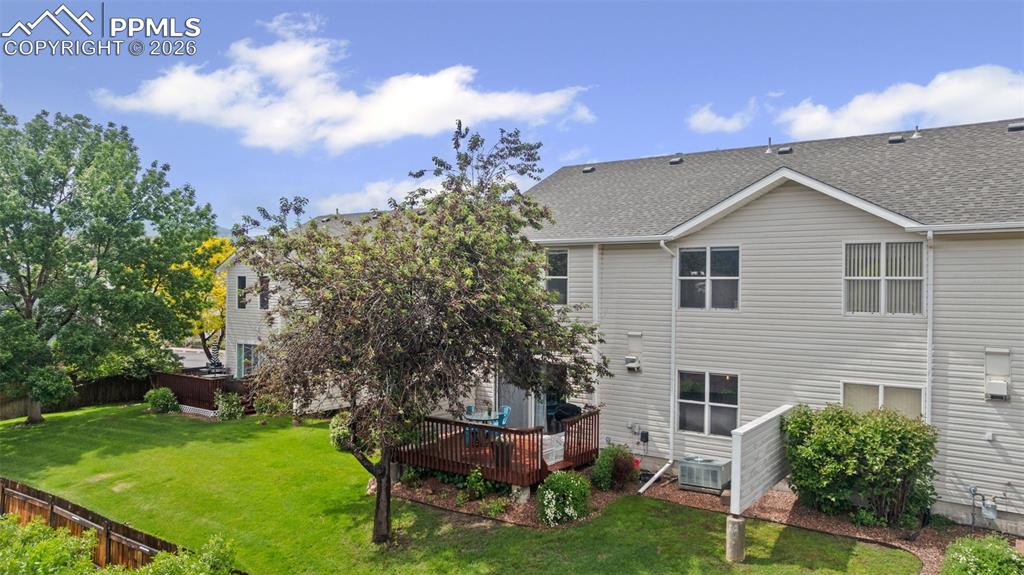 Image 29 of 31: Back of Structure