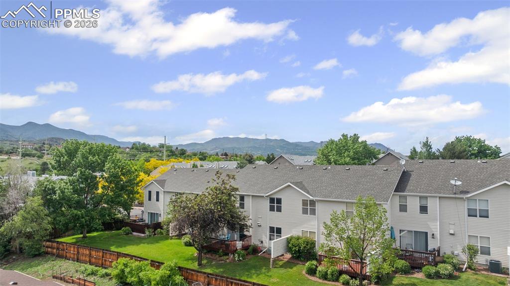 Image 31 of 31: Back of Structure