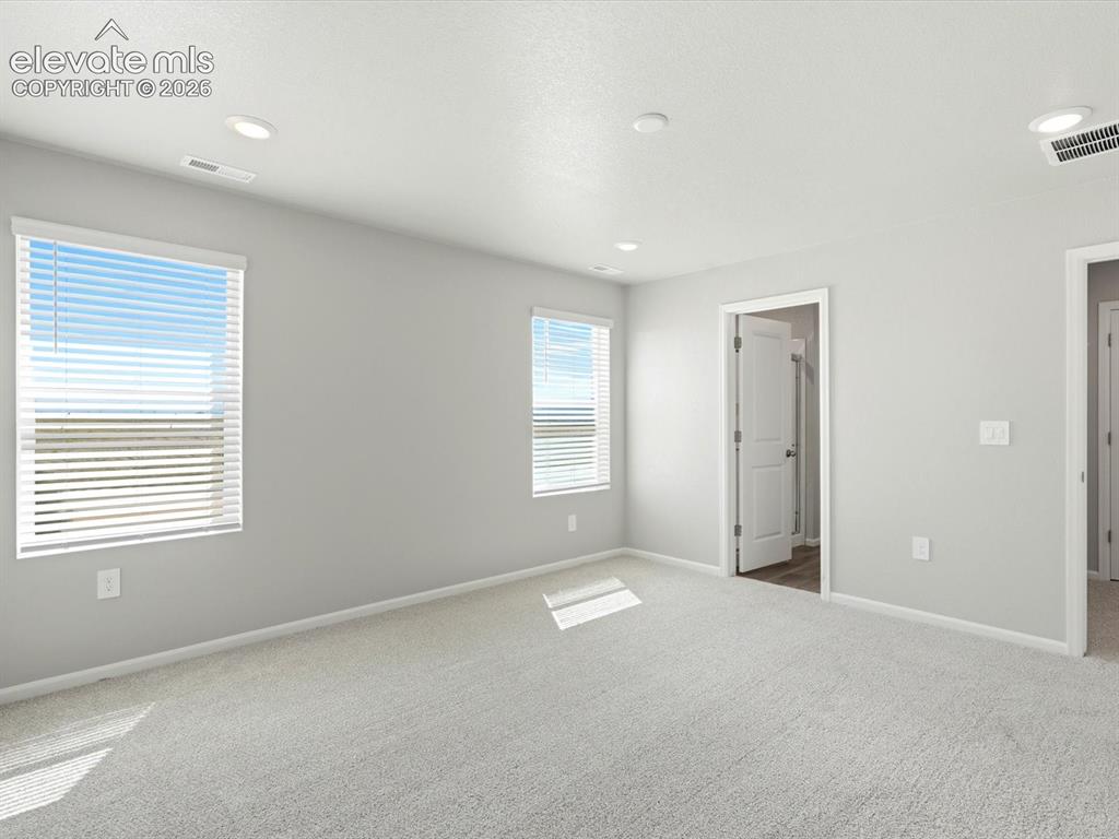 Image 14 of 22: Bedroom