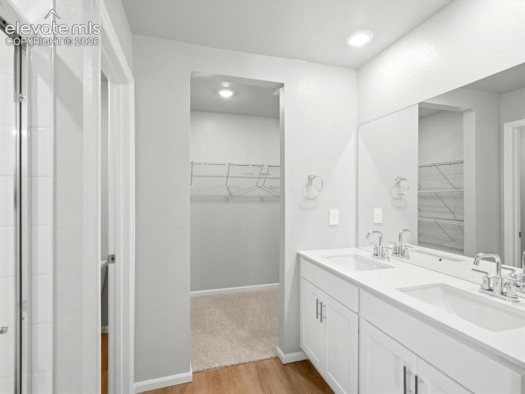 Image 15 of 22: Bathroom