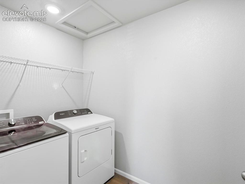 Image 18 of 22: Laundry