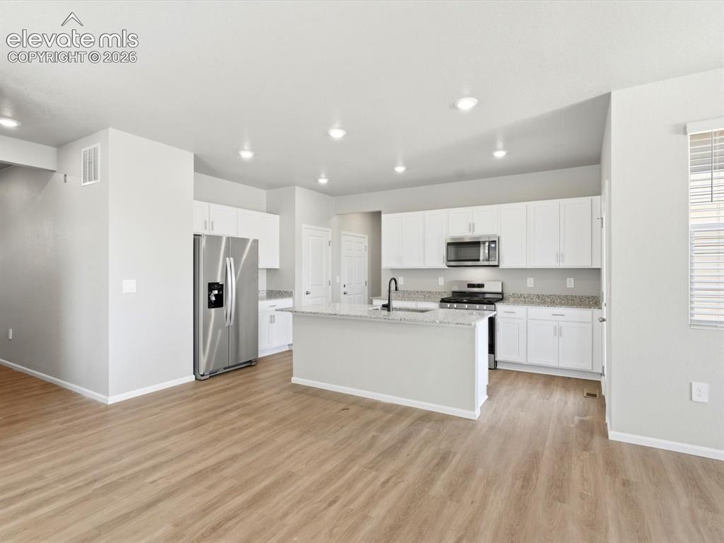 Image 5 of 22: Kitchen