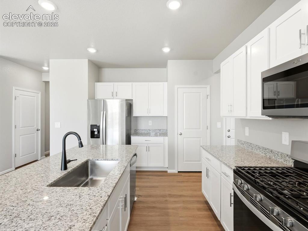 Image 8 of 22: Kitchen