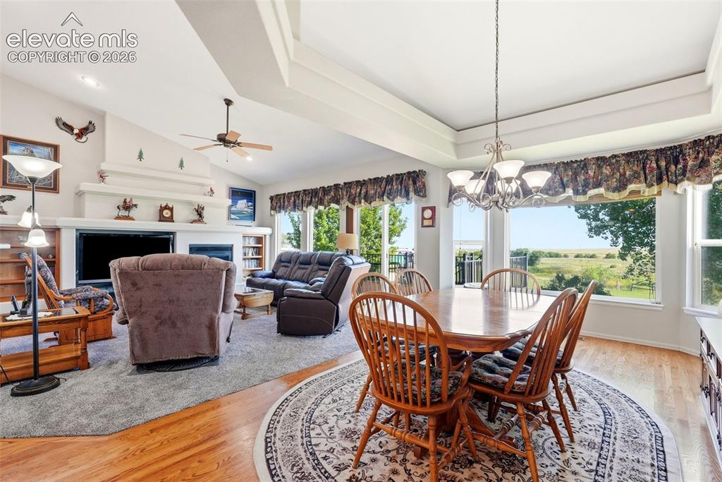 Image 10 of 48: Dining Area