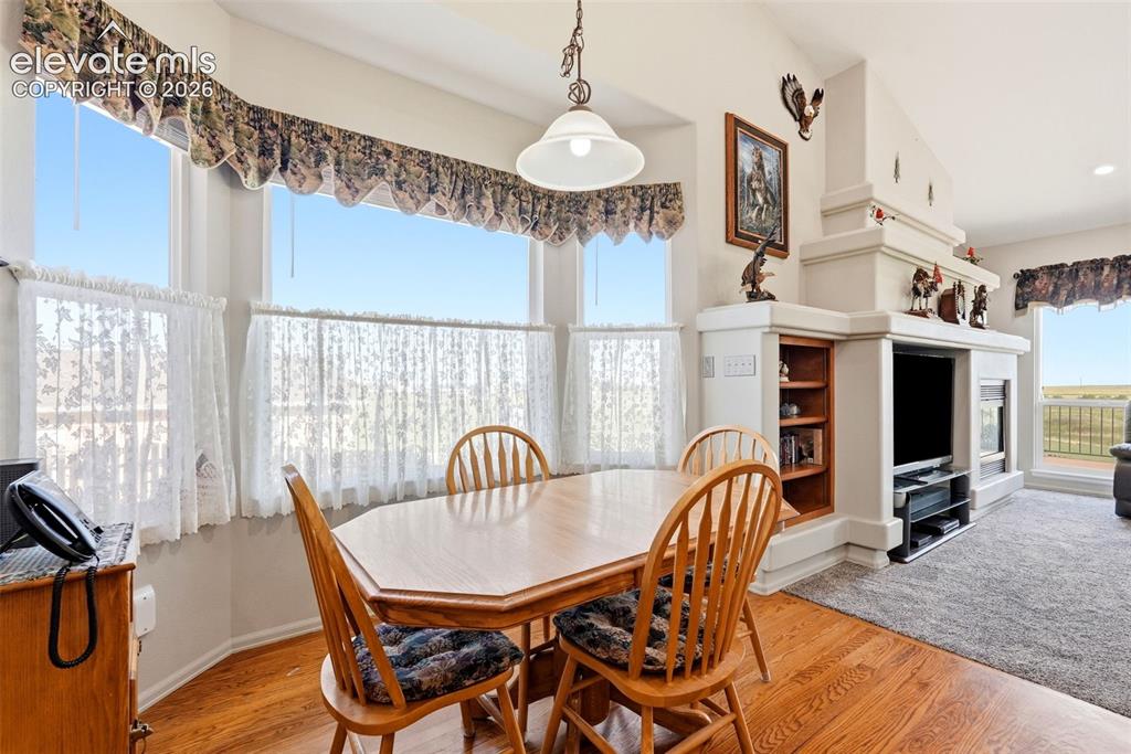 Image 8 of 48: Cute dining nook with bay window