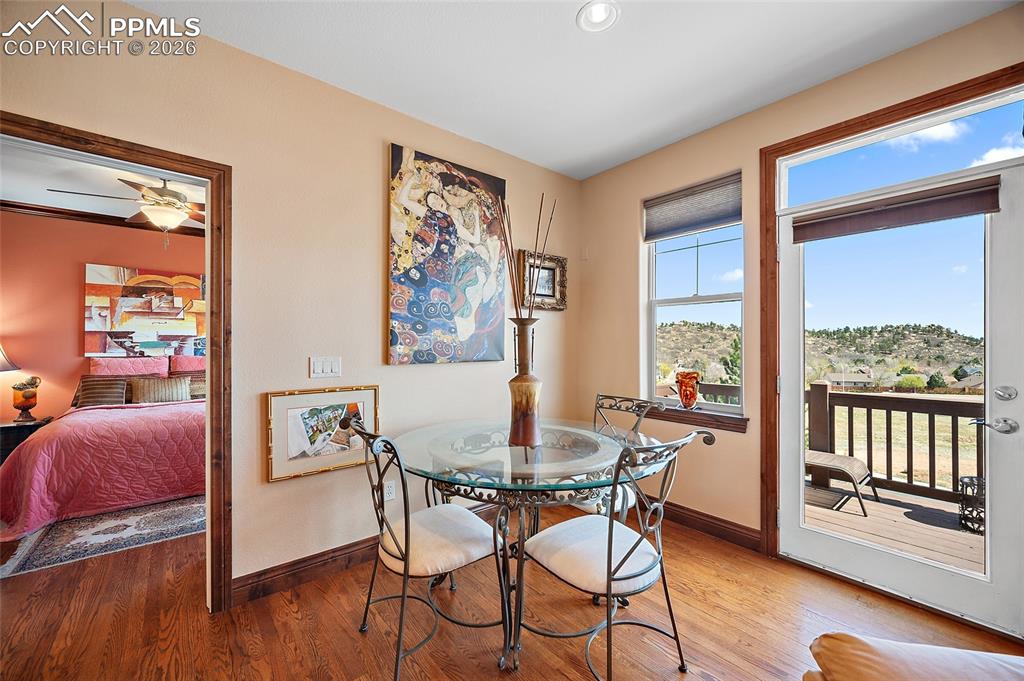 Image 10 of 42: Dining Area