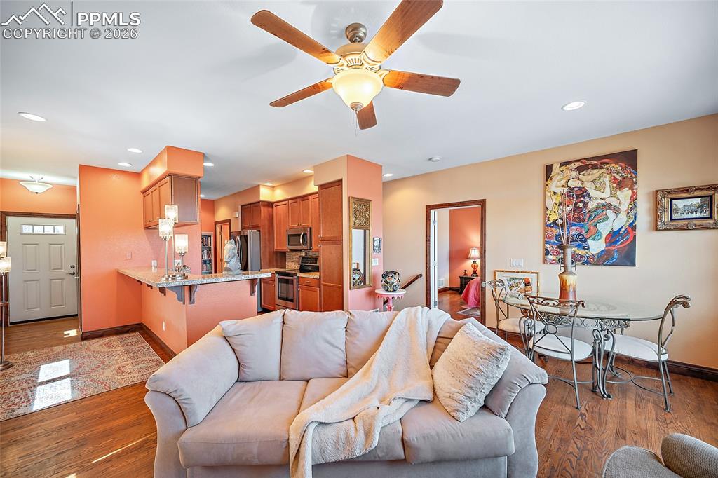 Image 14 of 42: Living Room