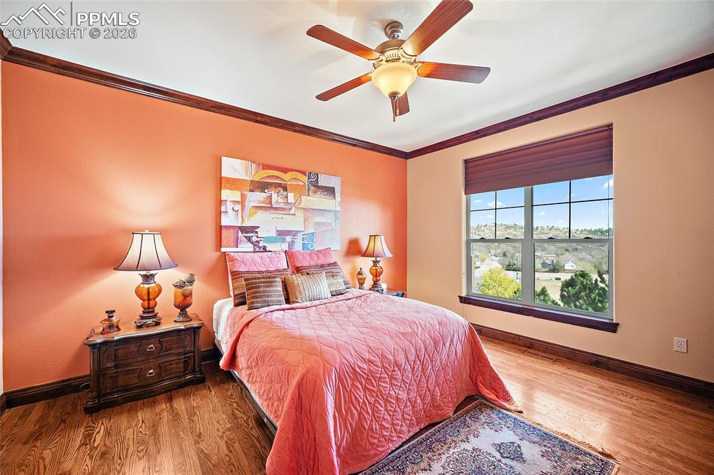 Image 17 of 42: Bedroom