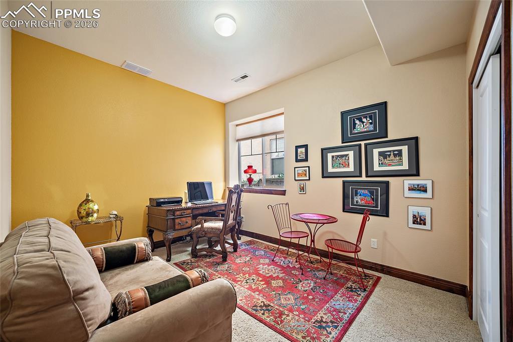 Image 23 of 42: Office