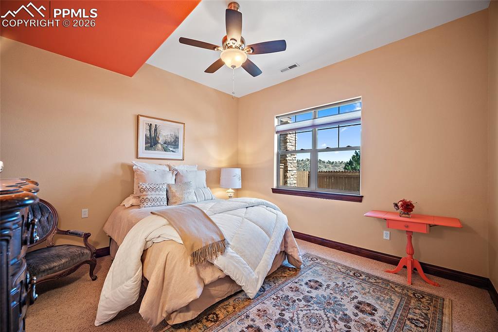 Image 25 of 42: Bedroom