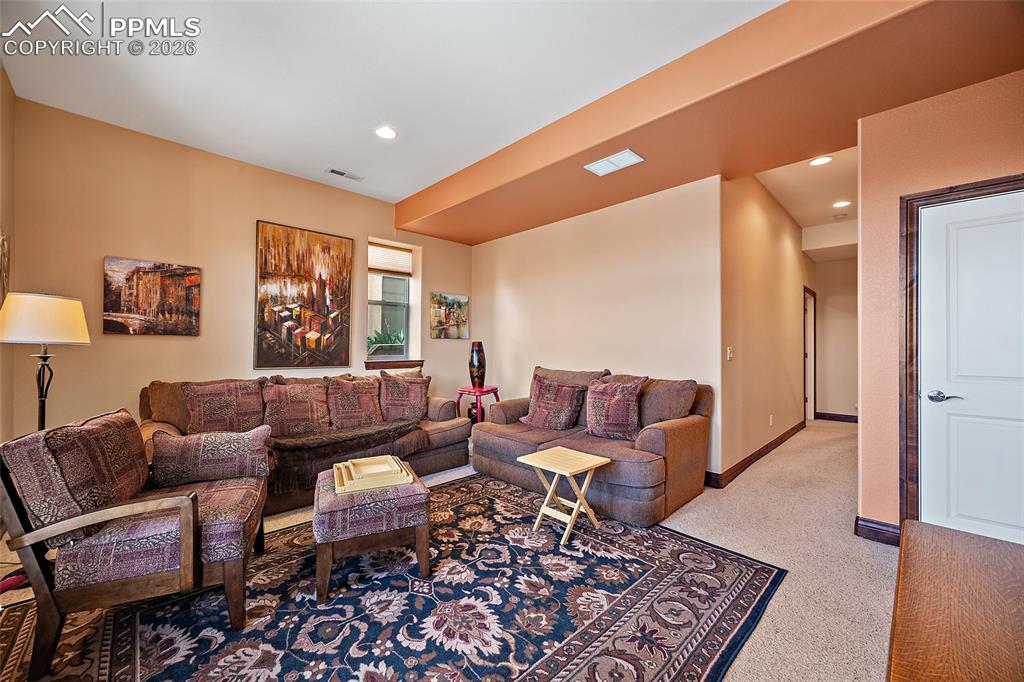 Image 26 of 42: Living Room