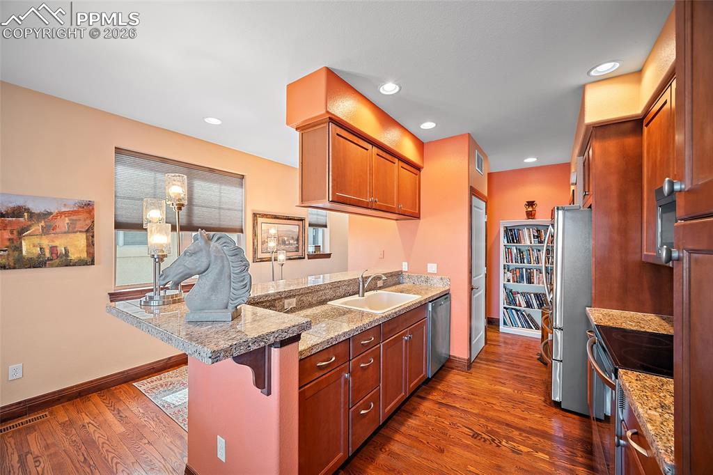 Image 6 of 42: Kitchen