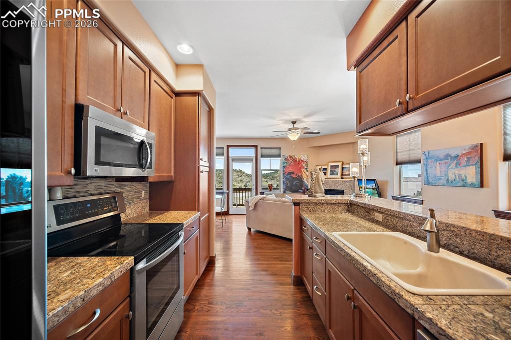 Image 8 of 42: Kitchen