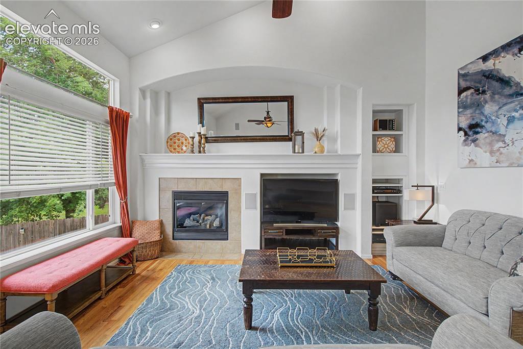 Image 10 of 50: Family Room