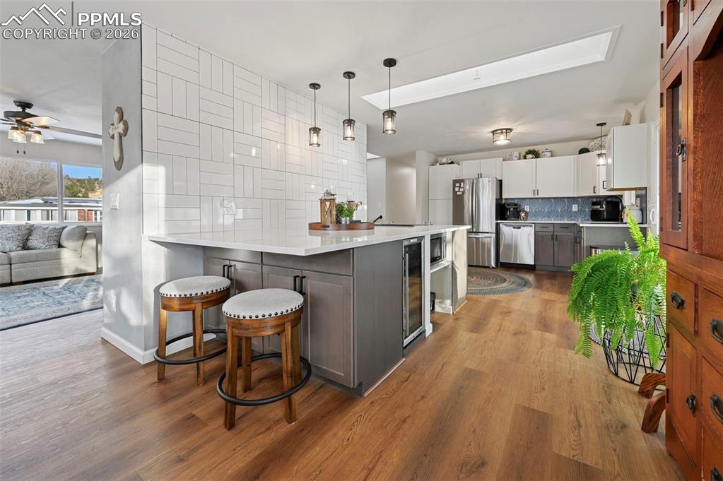 Image 12 of 50: Kitchen