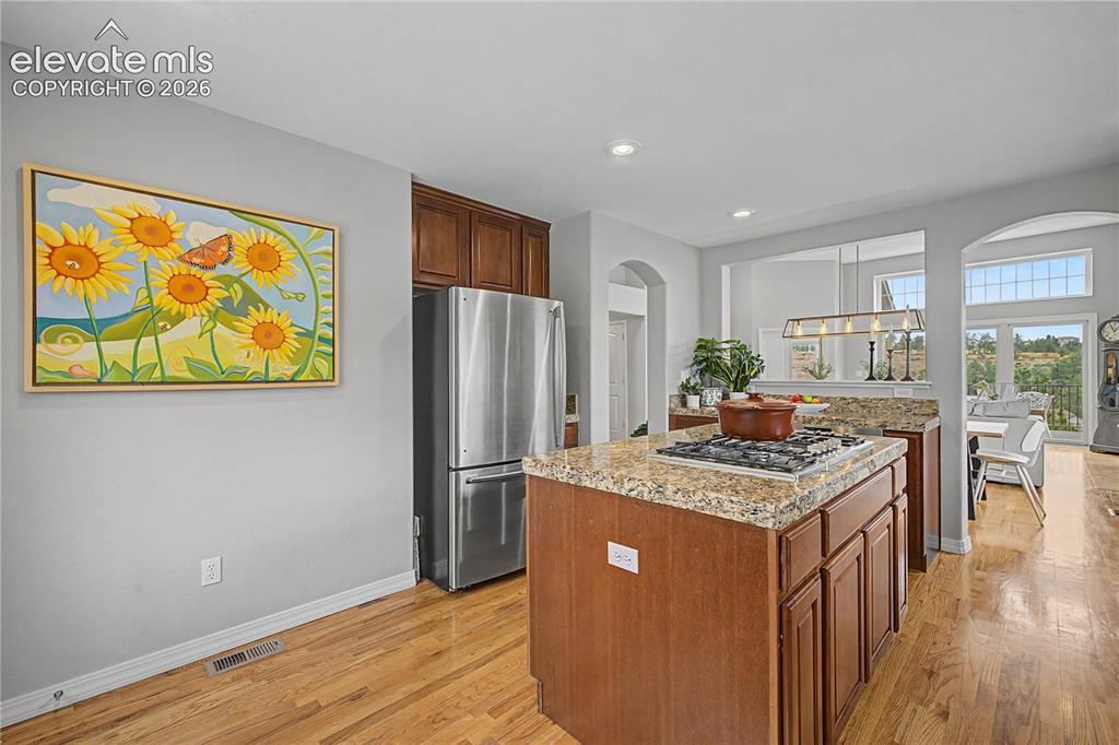 Image 10 of 42: Kitchen