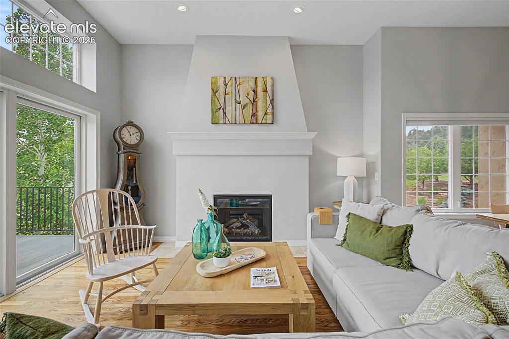 Image 15 of 42: Great Room