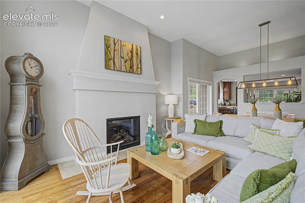 Image 16 of 42: Great Room