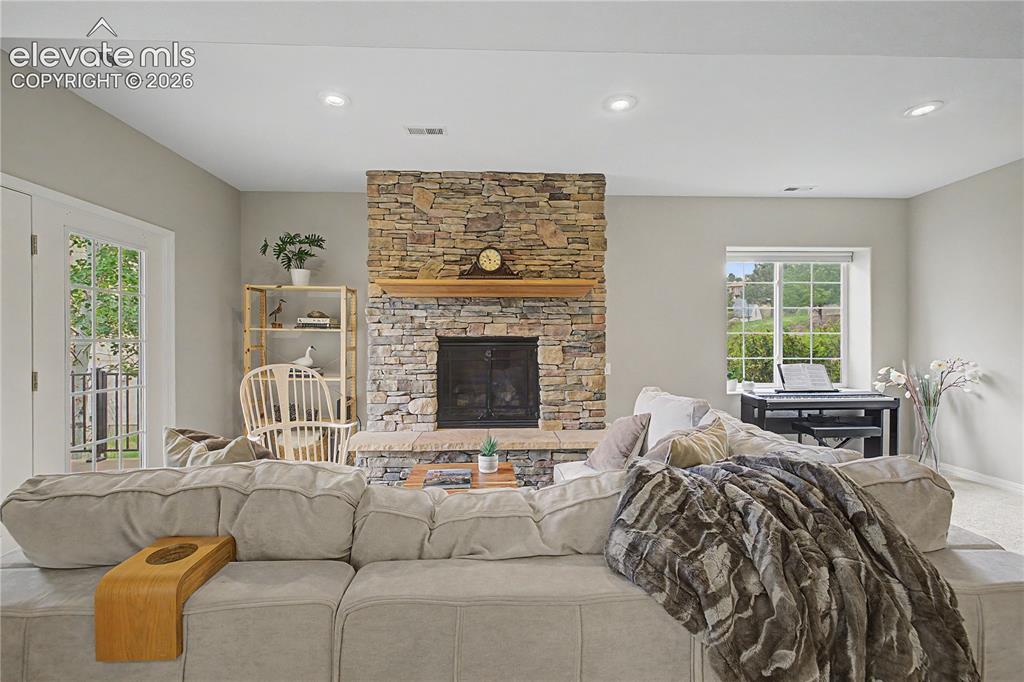 Image 34 of 42: Family Room