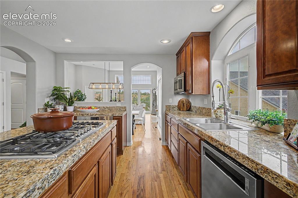 Image 8 of 42: Kitchen