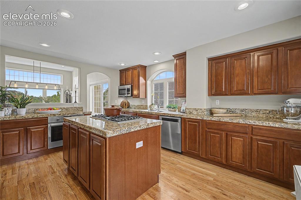 Image 9 of 42: Kitchen