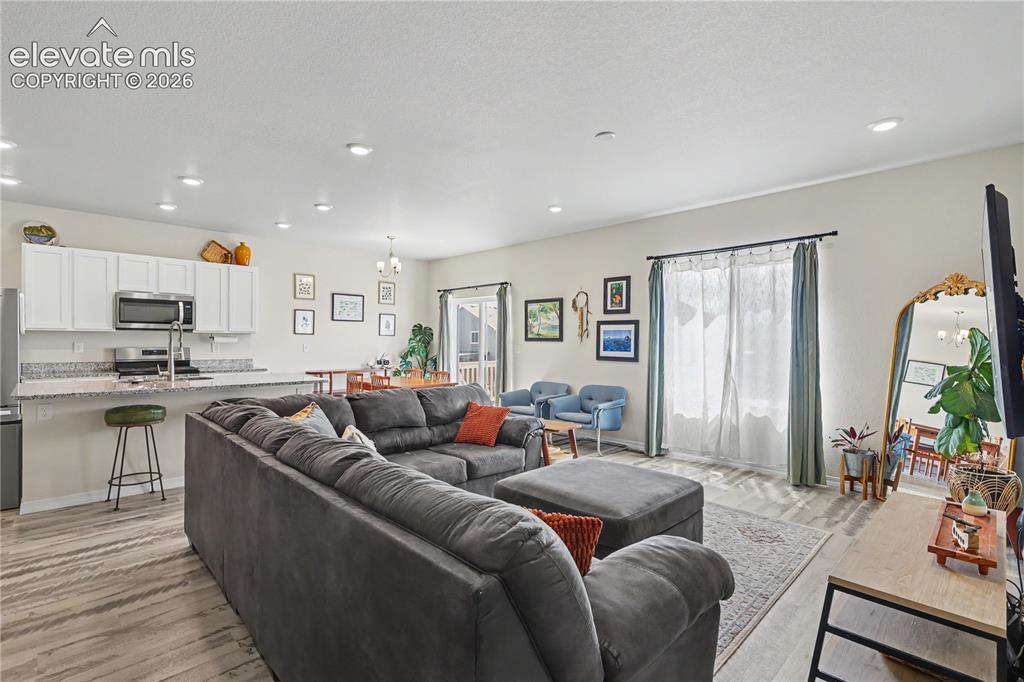Image 5 of 32: Living Room