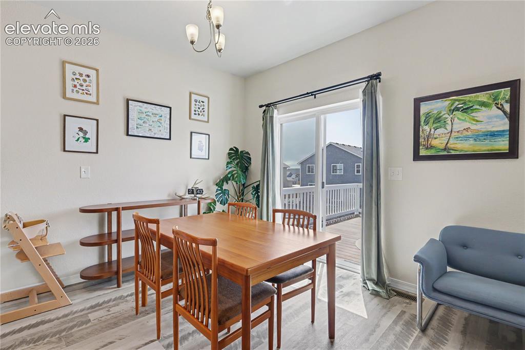 Image 7 of 32: Dining Area