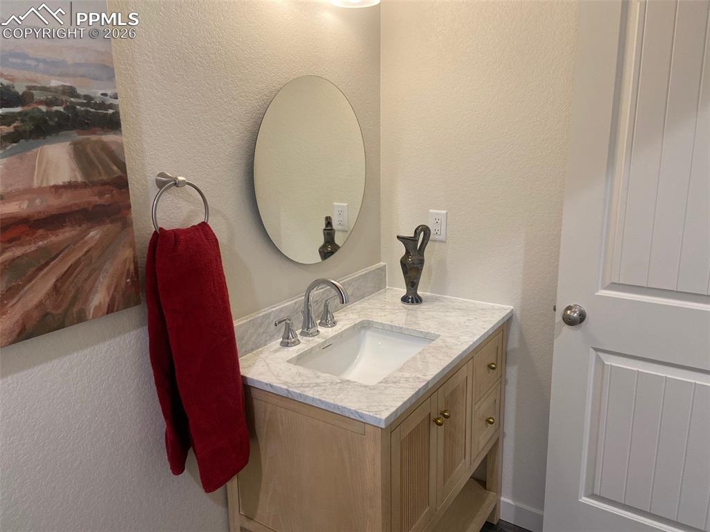 Image 17 of 29: Bathroom