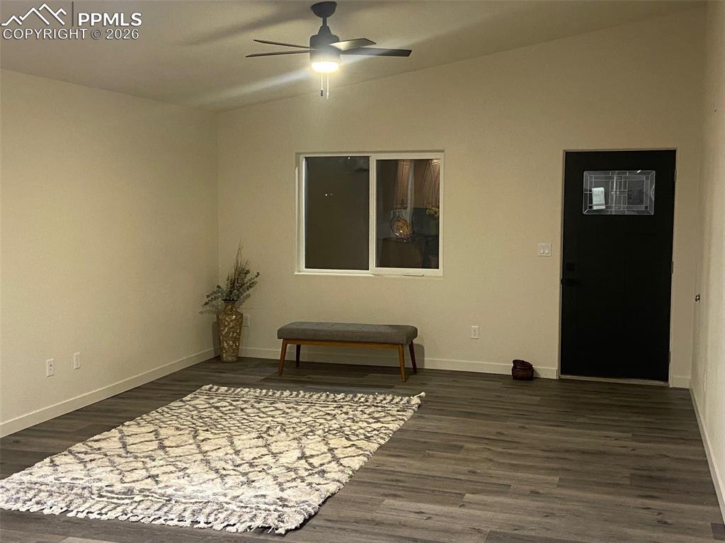 Image 4 of 29: Entry