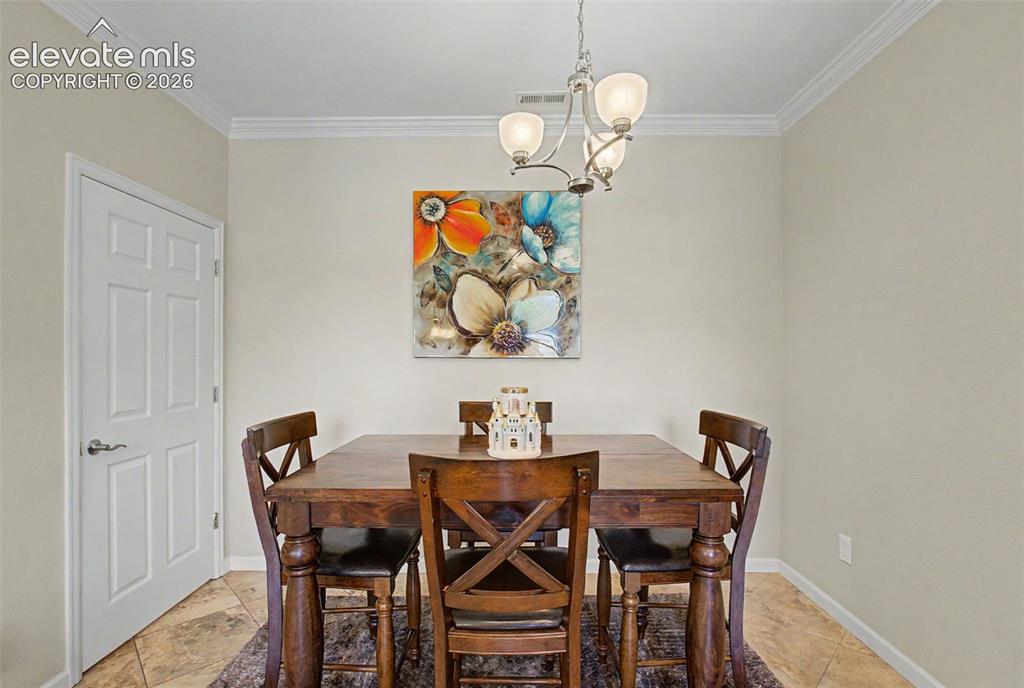 Image 12 of 34: Dining Area