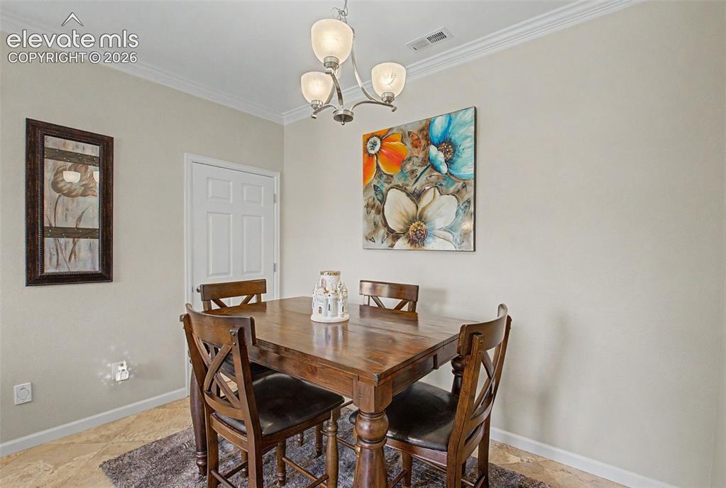 Image 13 of 34: Dining Area