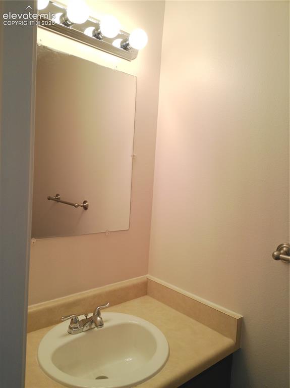 Image 5 of 38: Bathroom
