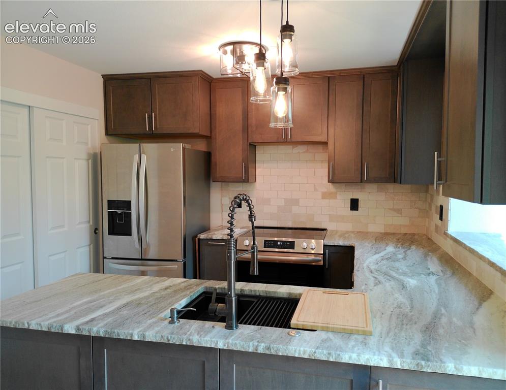 Image 9 of 38: Kitchen
