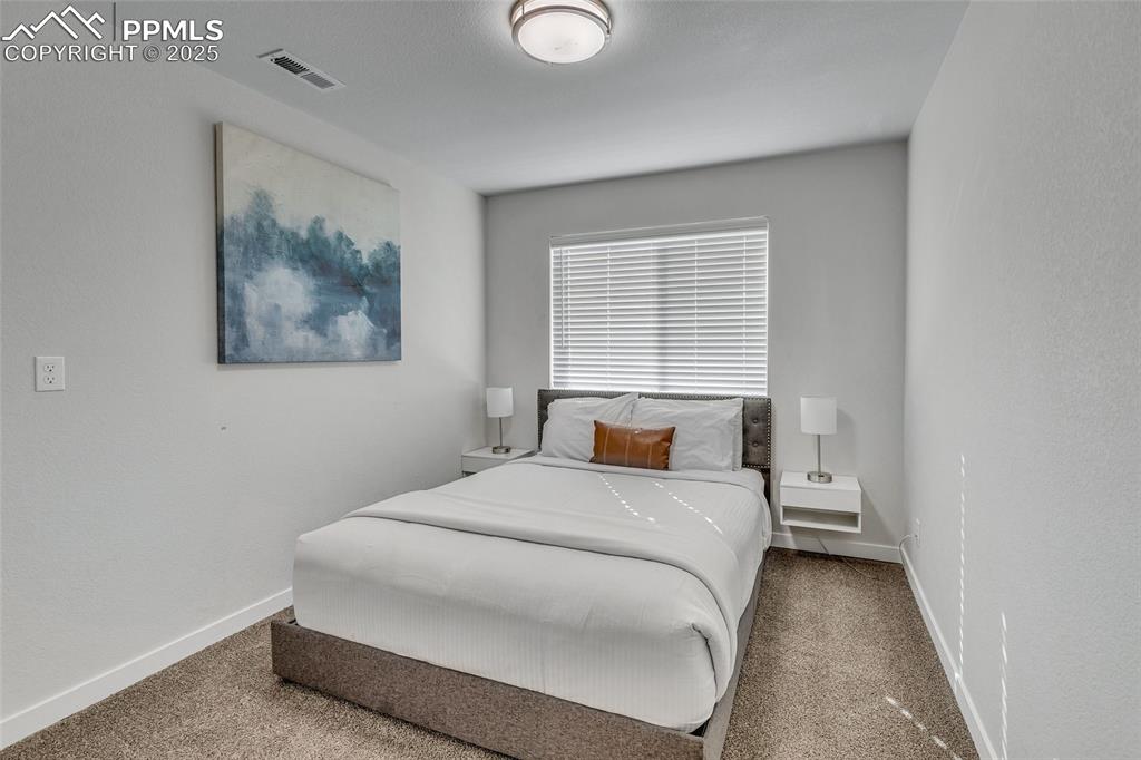 Image 30 of 40: Bedroom