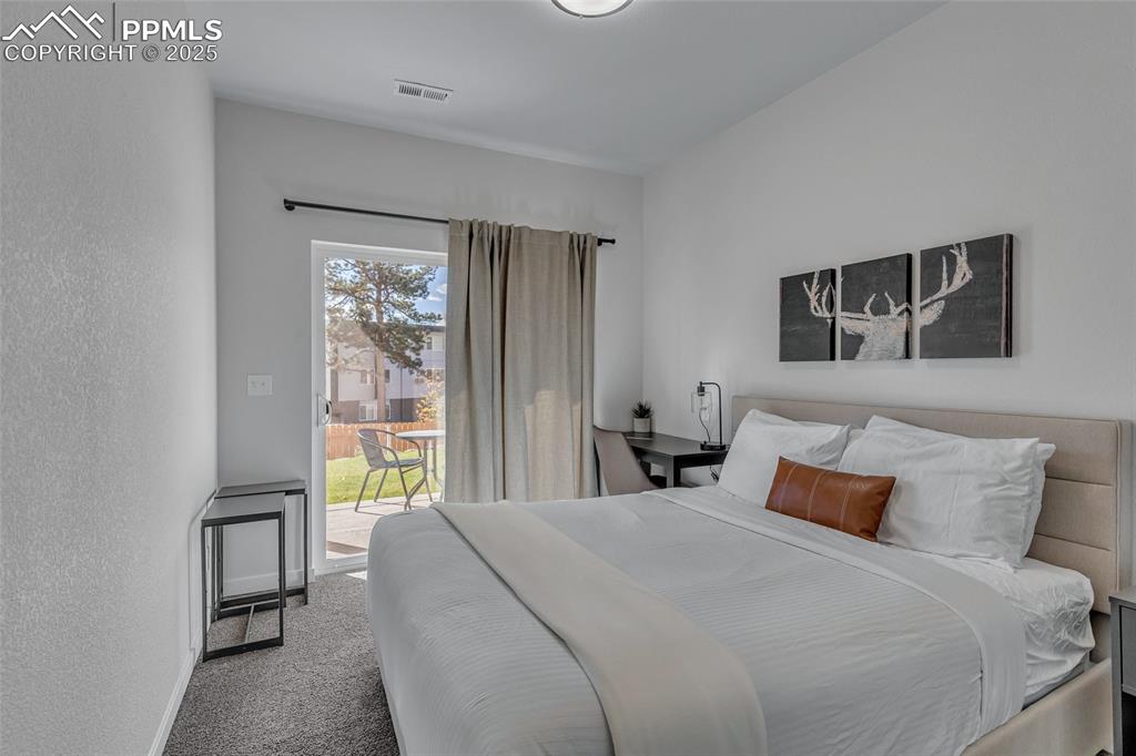 Image 31 of 40: Bedroom