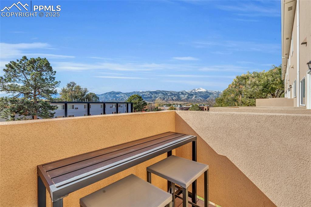 Image 33 of 40: Balcony