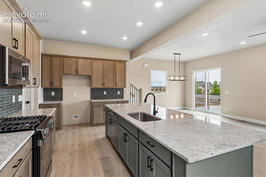 Image 6 of 27: Kitchen
