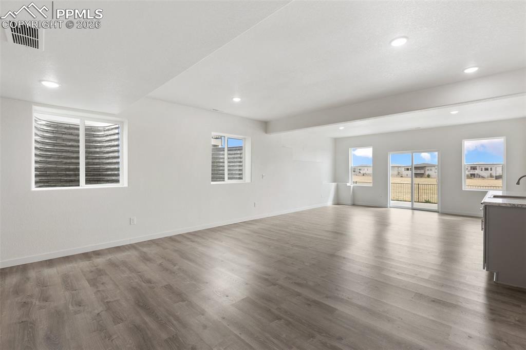 Image 29 of 46: Versatile recreation room for fun and games