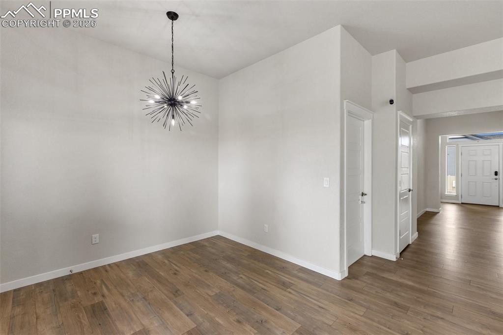 Image 41 of 46: Breakfast Area