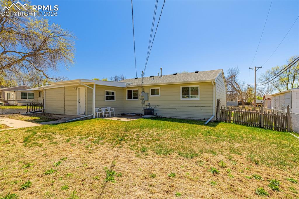 Image 32 of 35: Back of Structure