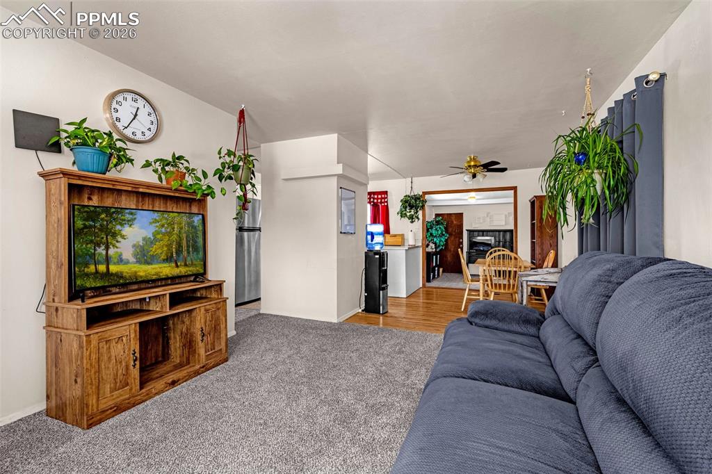 Image 5 of 35: Living Room