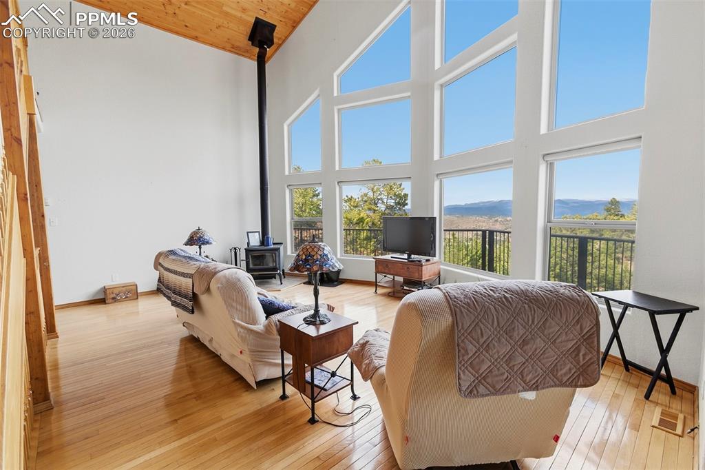 Image 4 of 28: Main Level Living