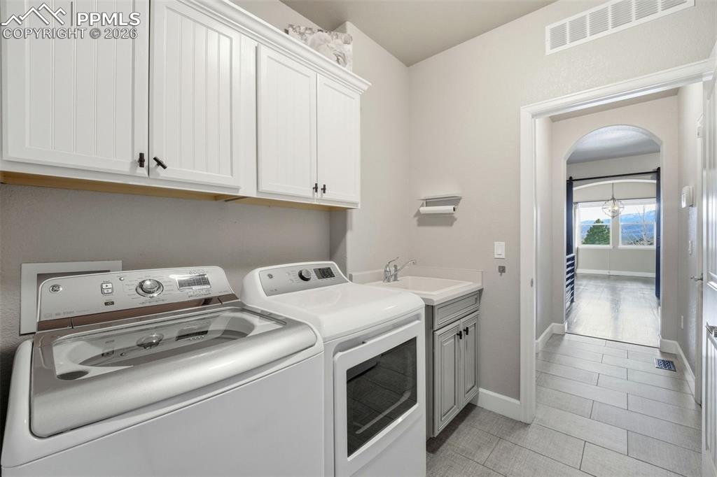 Image 19 of 48: Laundry