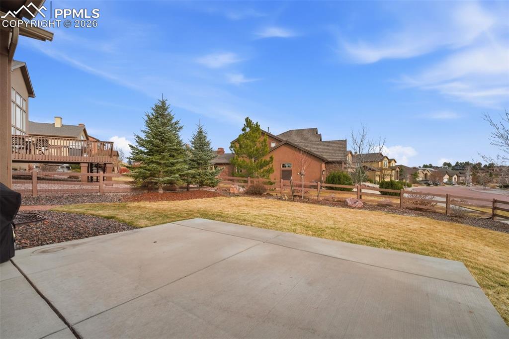 Image 44 of 48: Patio