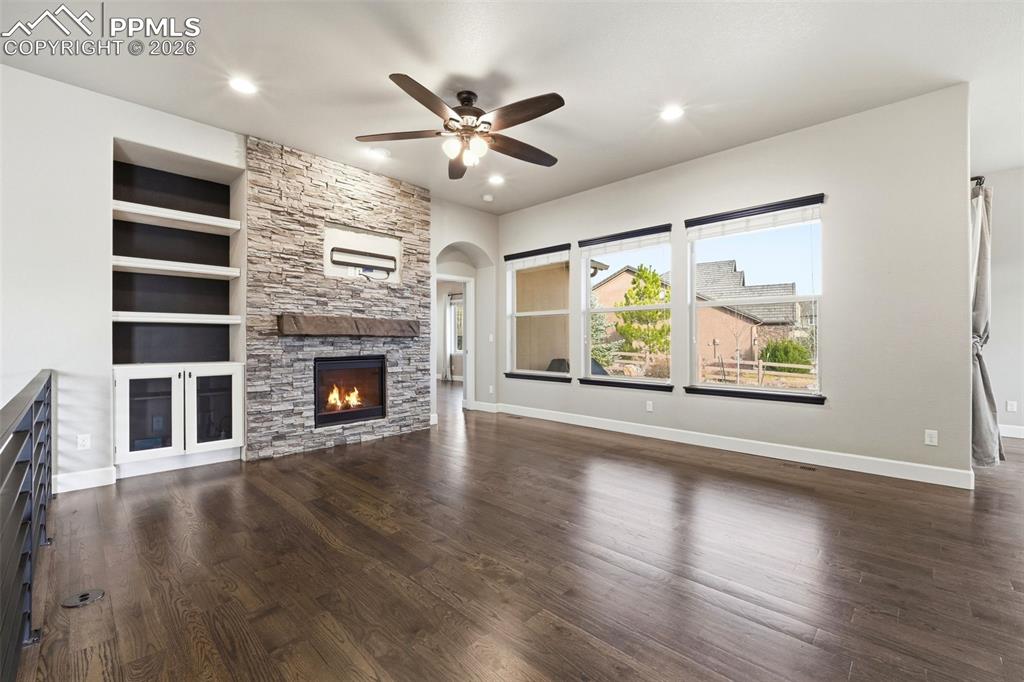 Image 5 of 48: Living Room