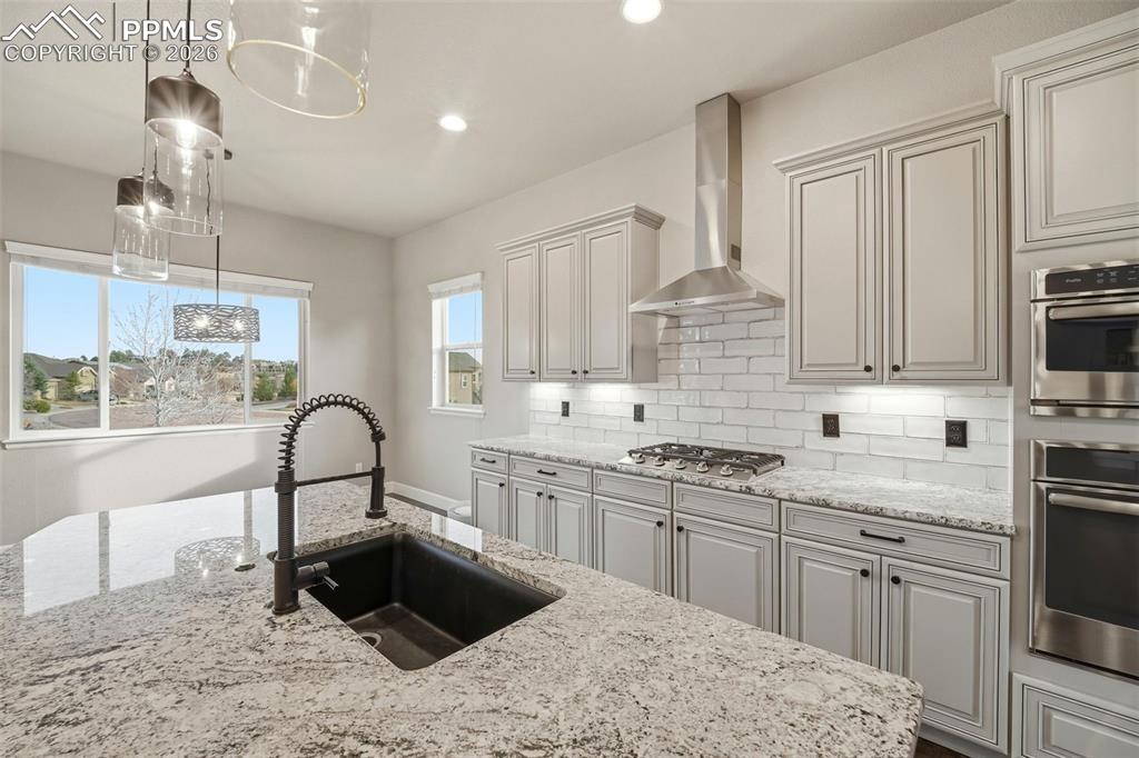 Image 9 of 48: Kitchen